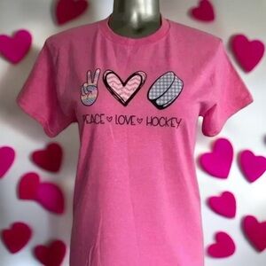 $10 🆕Women’s Graphic Hockey  T shirt
